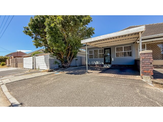 <!--[if BLOCK]><![endif]--> Property sold in Century City <!--[if ENDBLOCK]><![endif]-->